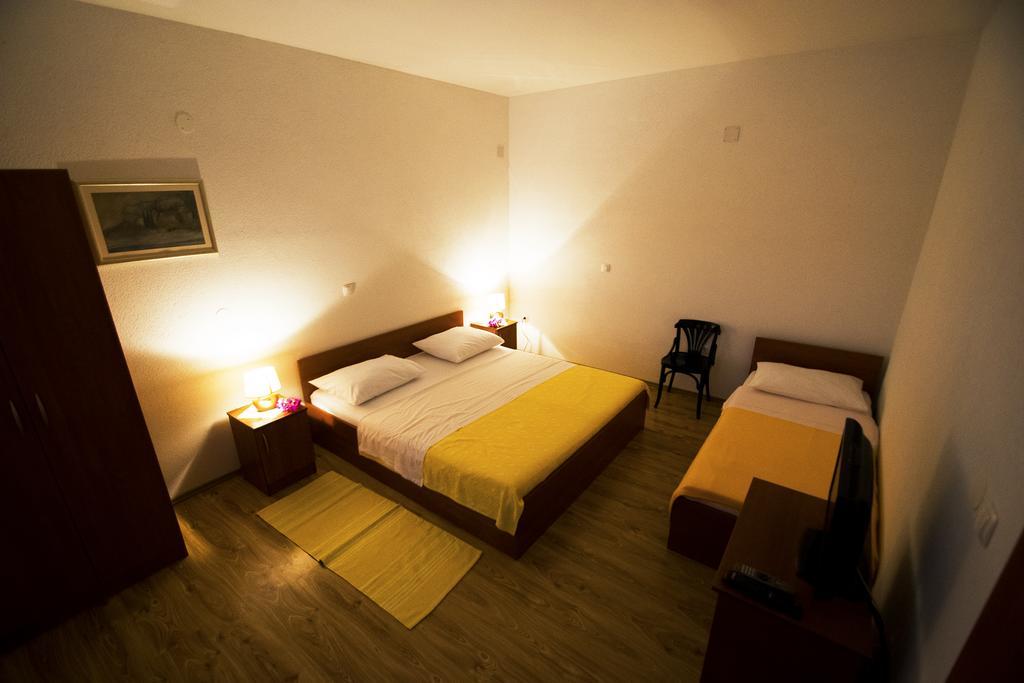 Apartments Zile Starigrad Paklenica Habitación foto