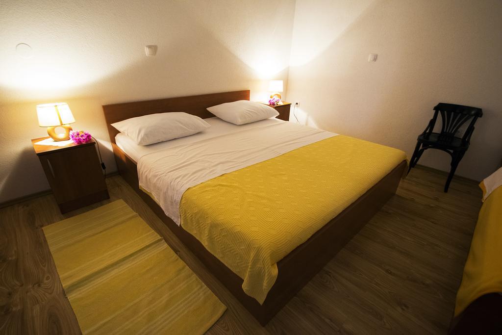 Apartments Zile Starigrad Paklenica Habitación foto