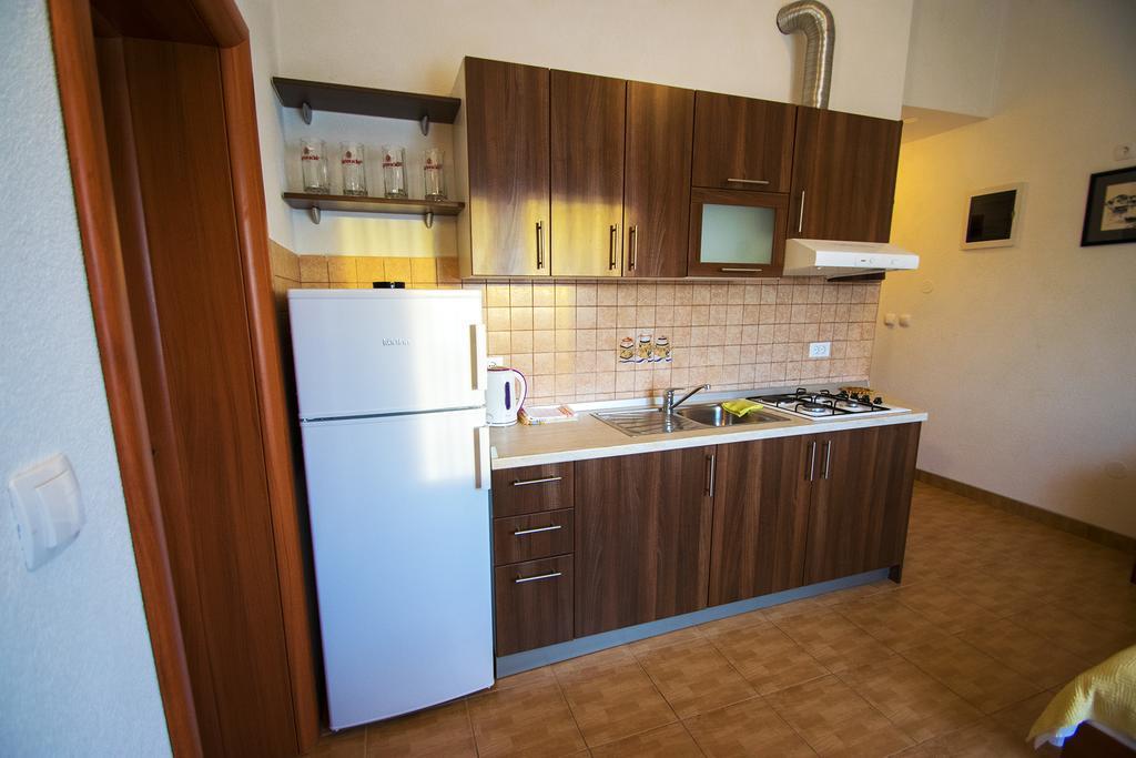 Apartments Zile Starigrad Paklenica Habitación foto