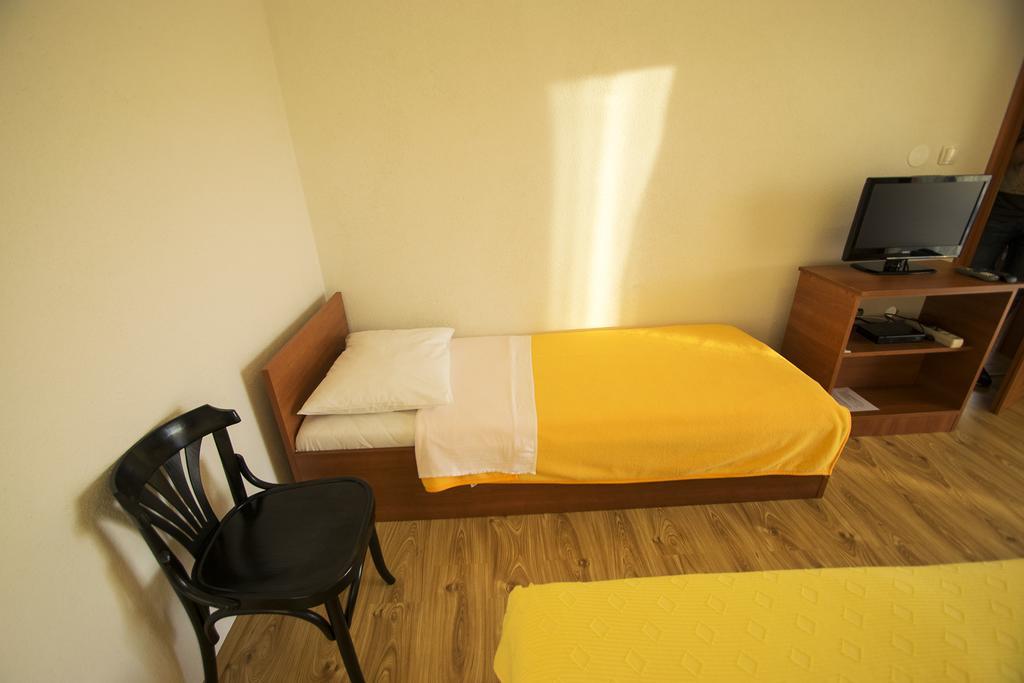 Apartments Zile Starigrad Paklenica Habitación foto