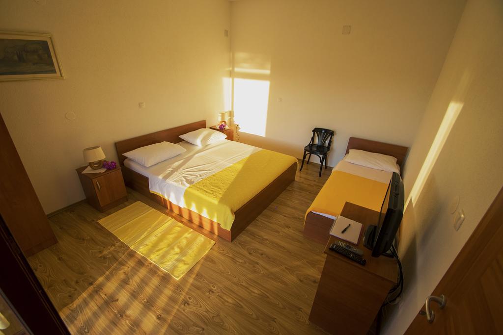 Apartments Zile Starigrad Paklenica Habitación foto