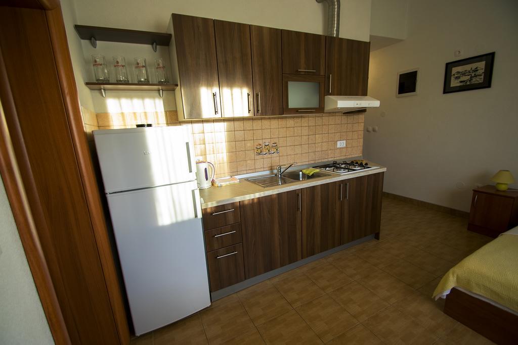 Apartments Zile Starigrad Paklenica Habitación foto