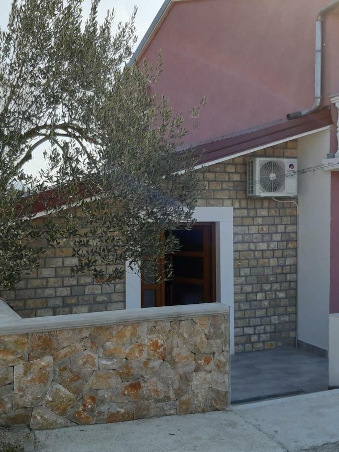 Apartments Zile Starigrad Paklenica Exterior foto