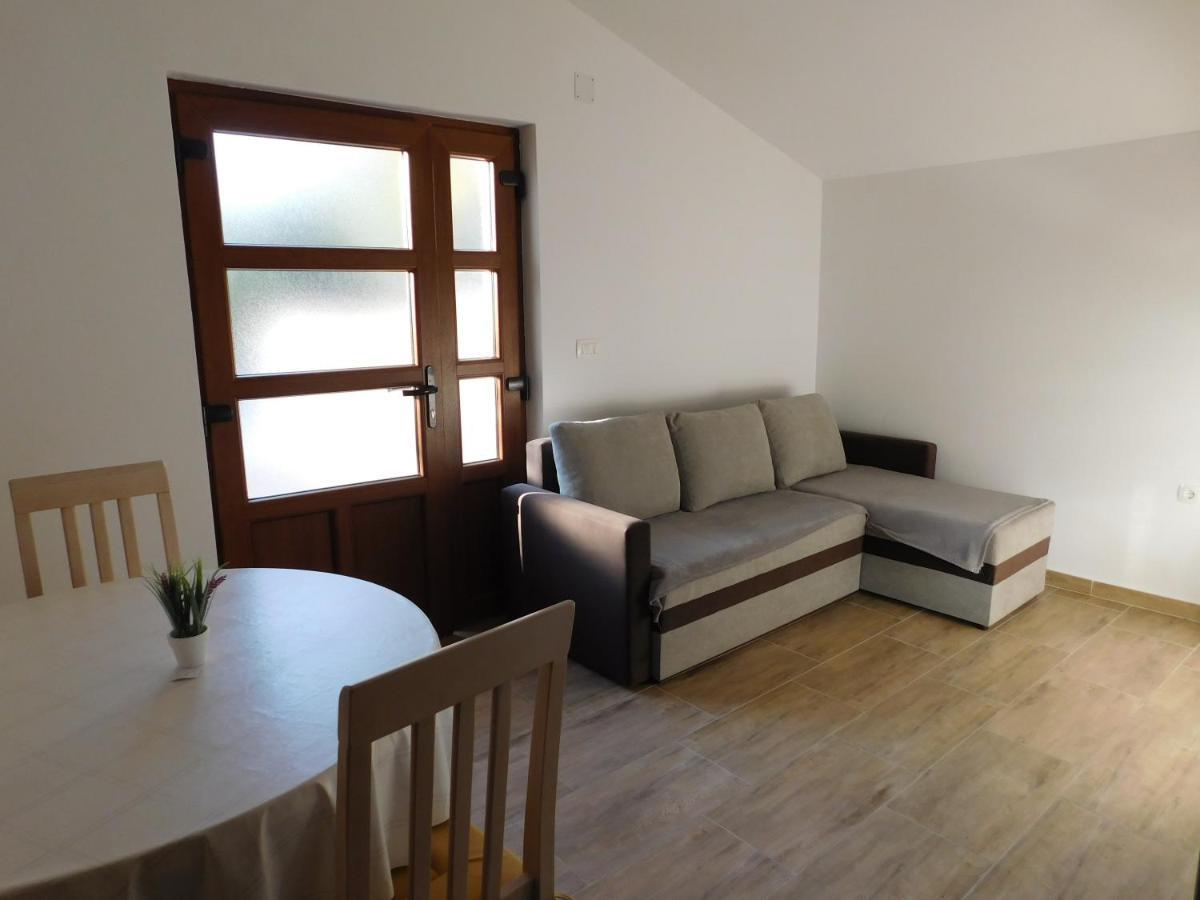 Apartments Zile Starigrad Paklenica Exterior foto